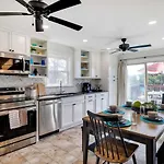 Long Pond Vacation Rental On Pine Tree Lake!