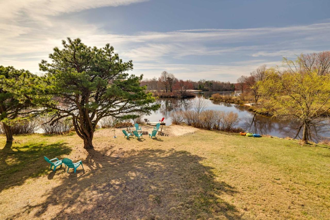 Vacation On Pine Tree Lake!